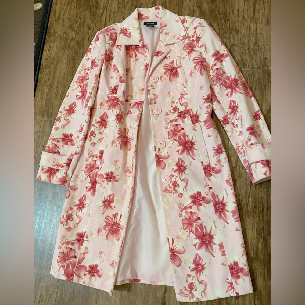 Pretty! Willi Smith Sz.6 pink, floral, lined trench.